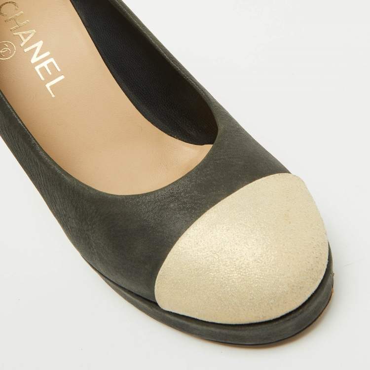 Pre Owned Chanel Dark Grey/Gold Leather CC Cap Toe Pumps Size 37