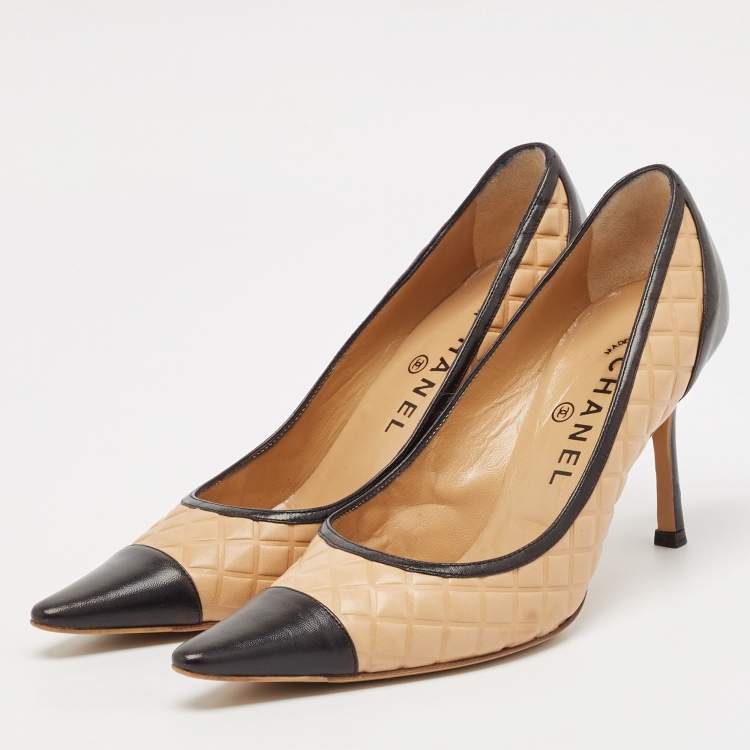 Pre Owned Chanel Black/Beige Leather Pointed Toe Pumps Size 37.5