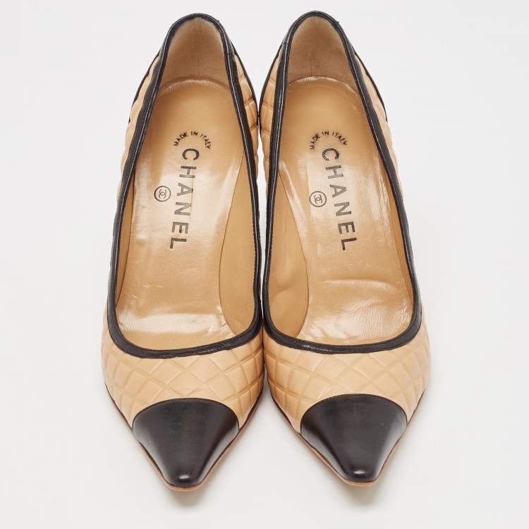 Pre Owned Chanel Black/Beige Leather Pointed Toe Pumps Size 37.5