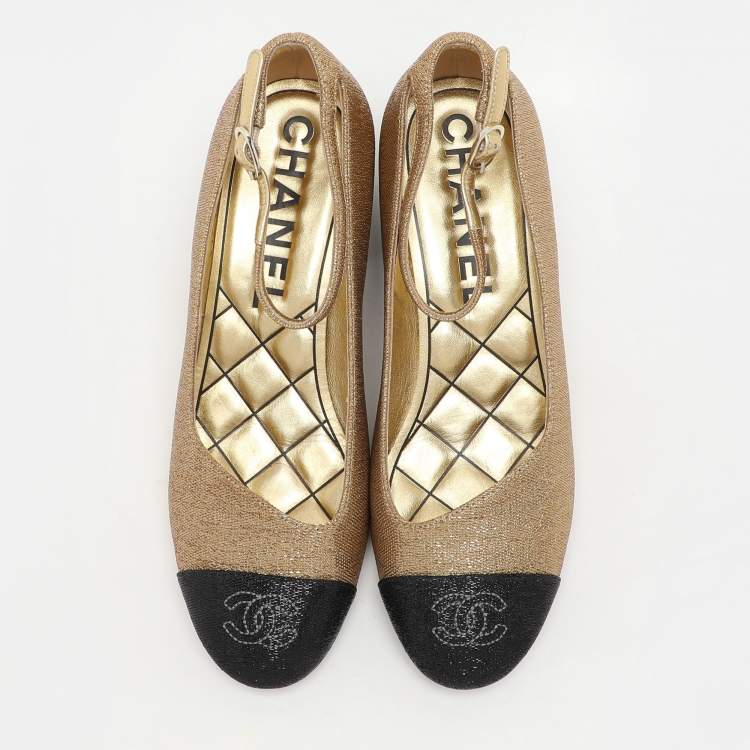 Pre Owned Chanel Gold/Black Lurex Fabric CC Cap Toe Block Heel Pumps Size 36.5
