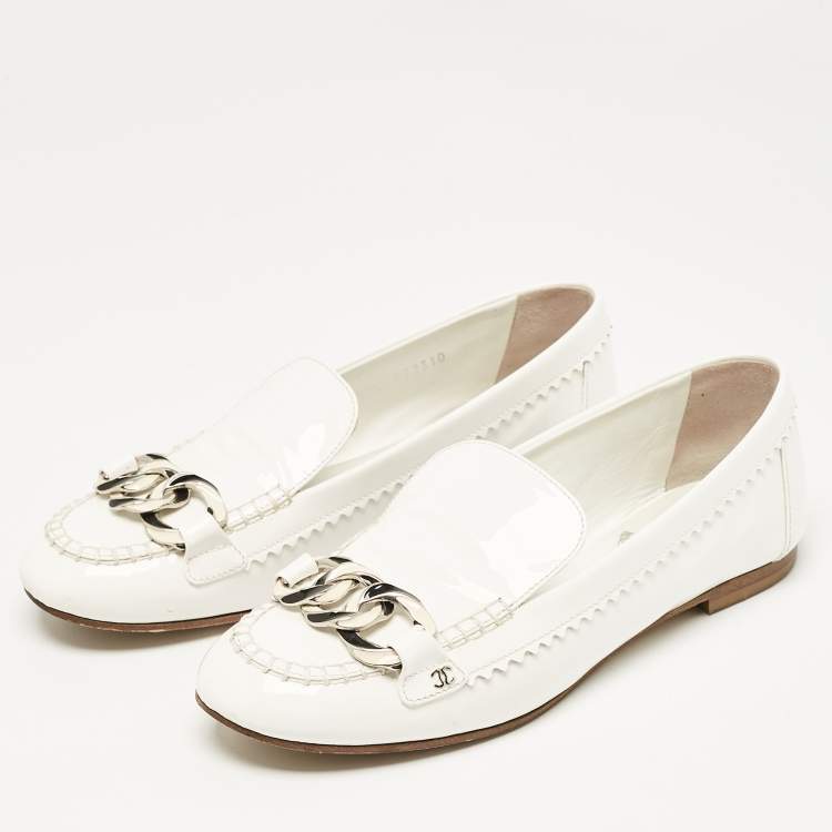 Pre Owned Chanel Off White Patent Leather Chain Embellished Smoking Loafers Size 39