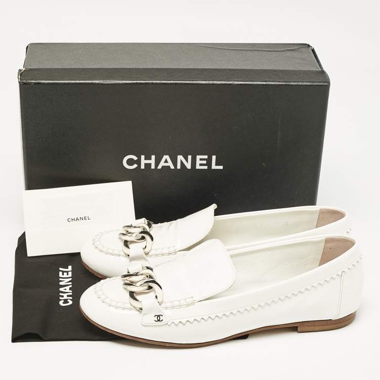 Pre Owned Chanel Off White Patent Leather Chain Embellished Smoking Loafers Size 39
