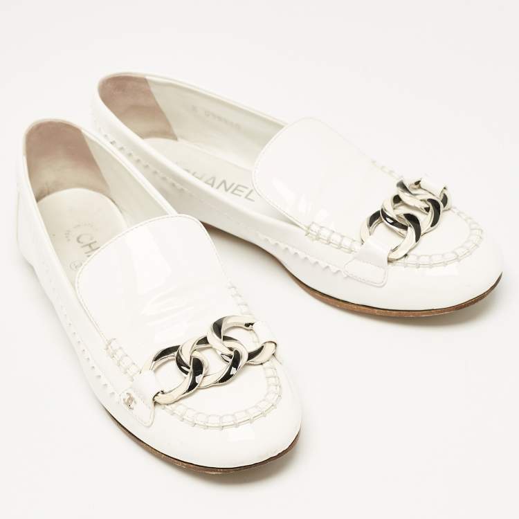 Pre Owned Chanel Off White Patent Leather Chain Embellished Smoking Loafers Size 39