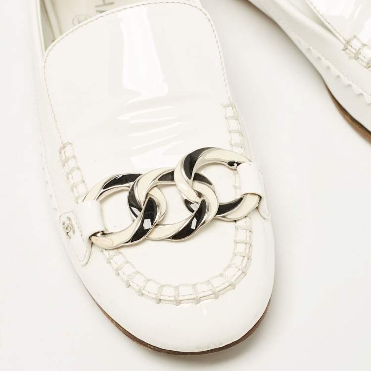 Pre Owned Chanel Off White Patent Leather Chain Embellished Smoking Loafers Size 39