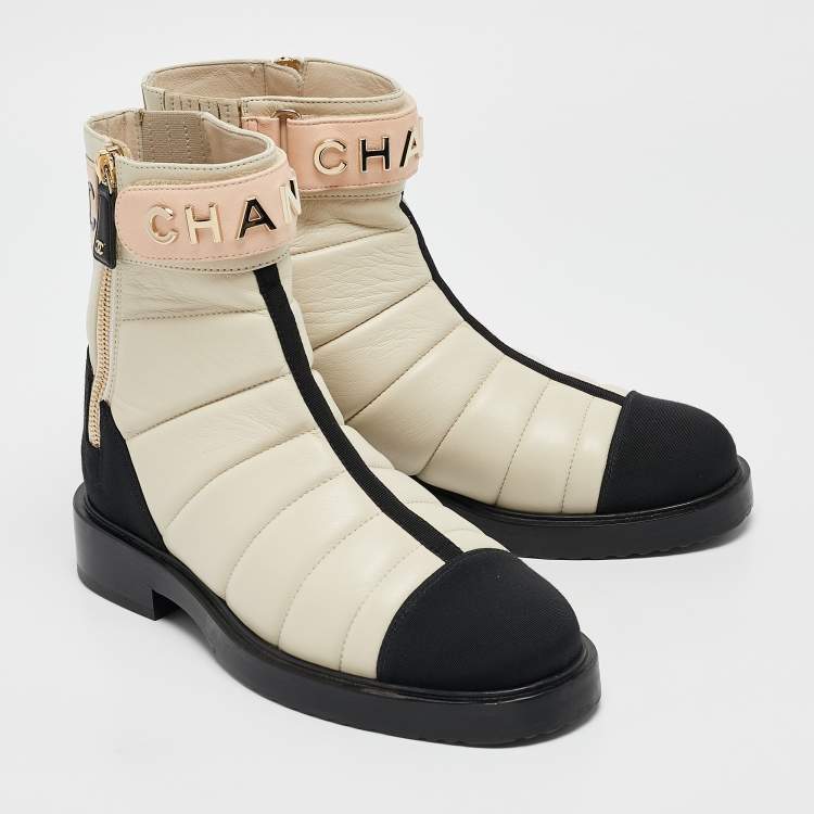 Pre Owned Chanel Cream/Black Quilted Leather and Grosgrain CC Ankle Boots Size 39