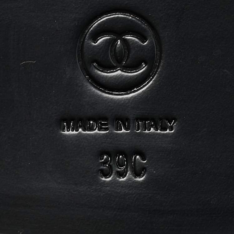 Pre Owned Chanel Cream/Black Quilted Leather and Grosgrain CC Ankle Boots Size 39