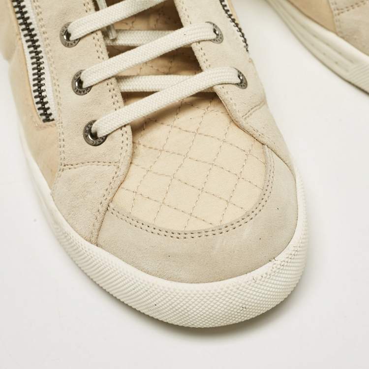 Pre Owned Chanel Cream Fabric and Suede CC Side Zip High Top Sneakers Size 39