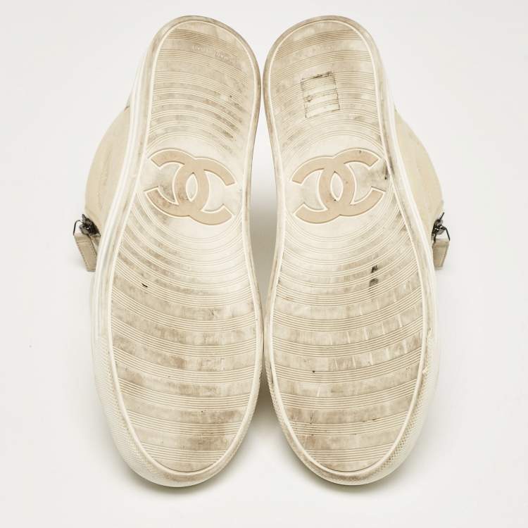 Pre Owned Chanel Cream Fabric and Suede CC Side Zip High Top Sneakers Size 39