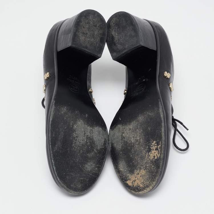Pre Owned Chanel Black Leather Lucky Charms Oxfords Size 39.5