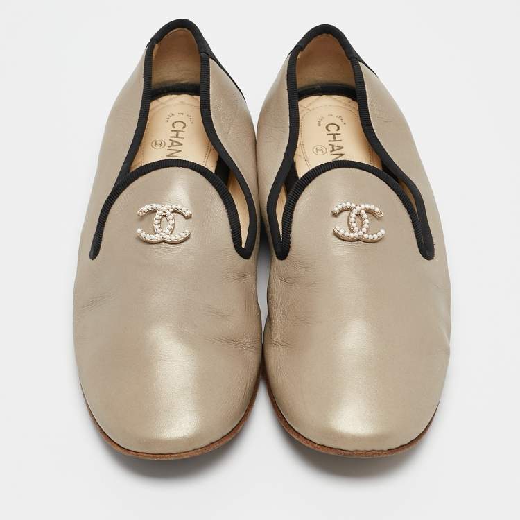 Pre Owned Chanel Green/Black Leather CC Smoking Slippers Size 37.5