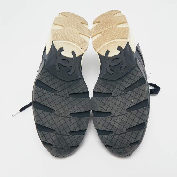 مملوكة مسبقًا Chanel Navy Blue/White Leather Lace Up Sneakers Size 39.5