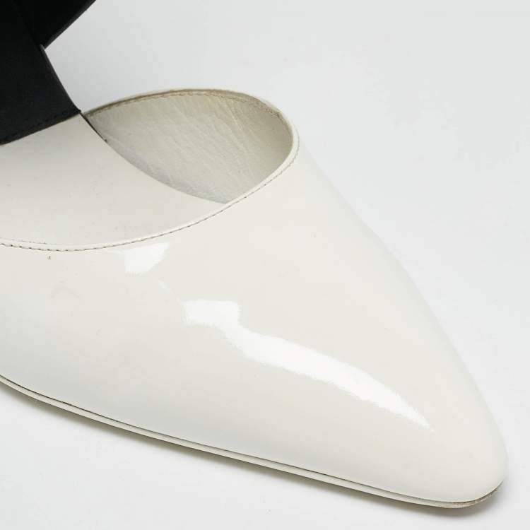 مملوكة مسبقًا Chanel Black Patent Leather Cut Out Ankle Boots Size 39