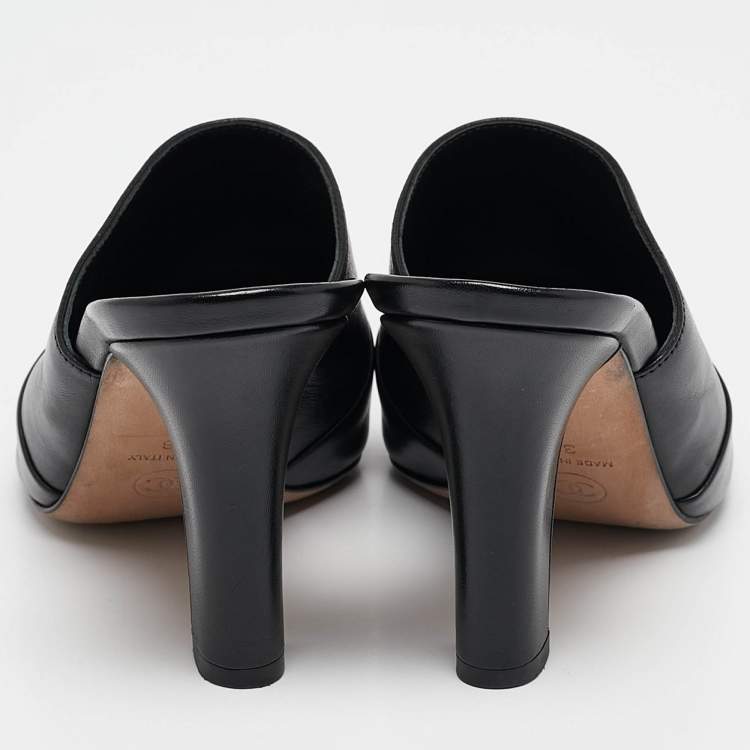 Pre Owned Chanel Black Leather CC Cap Toe Mule Sandals Size 38