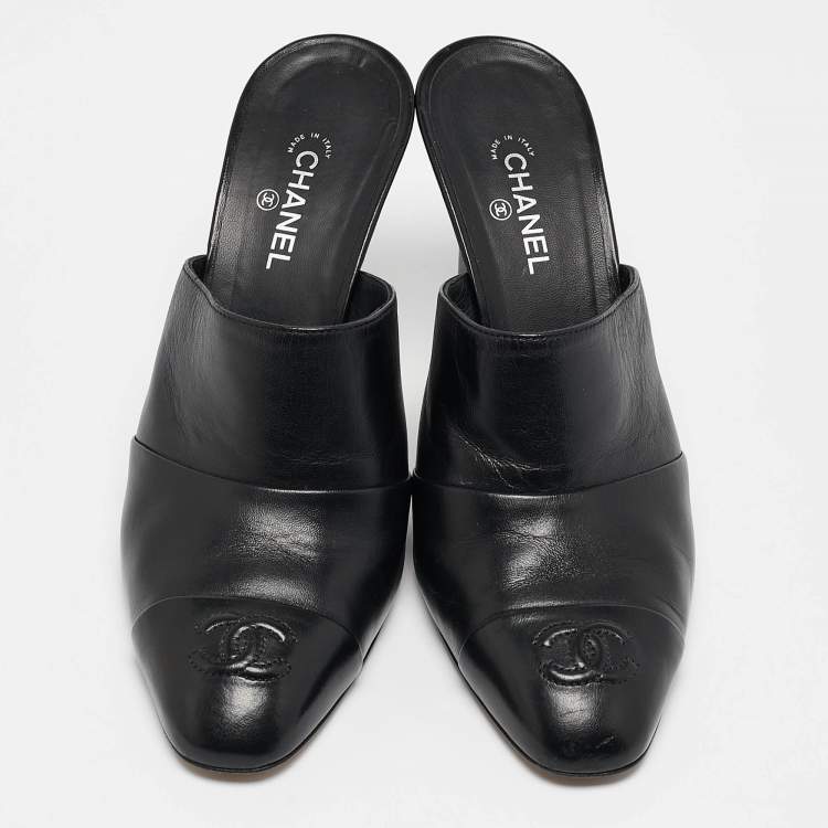 Pre Owned Chanel Black Leather CC Cap Toe Mule Sandals Size 38