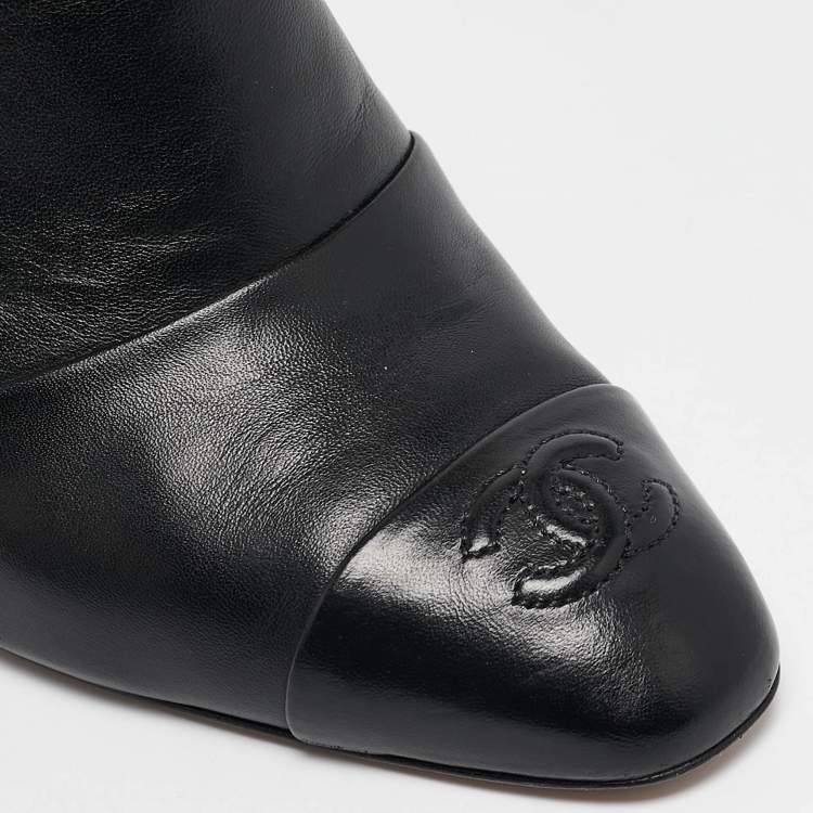 Pre Owned Chanel Black Leather CC Cap Toe Mule Sandals Size 38