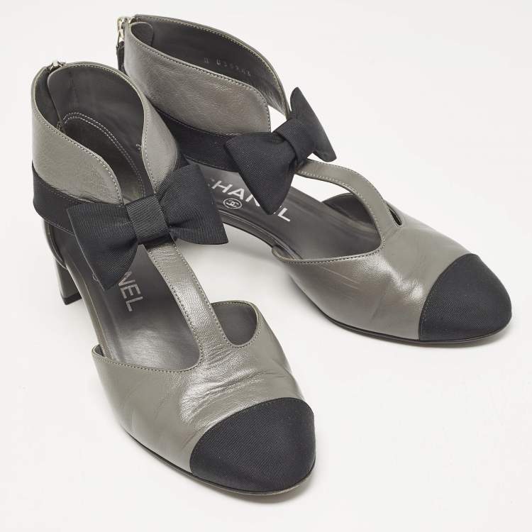 Pre Owned Chanel Grey/Black Canvas and Leather CC Bow Cut Out Ankle Boots Size 38