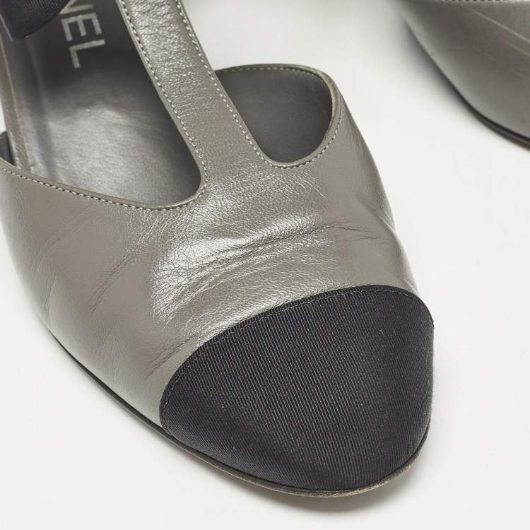 Pre Owned Chanel Grey/Black Canvas and Leather CC Bow Cut Out Ankle Boots Size 38