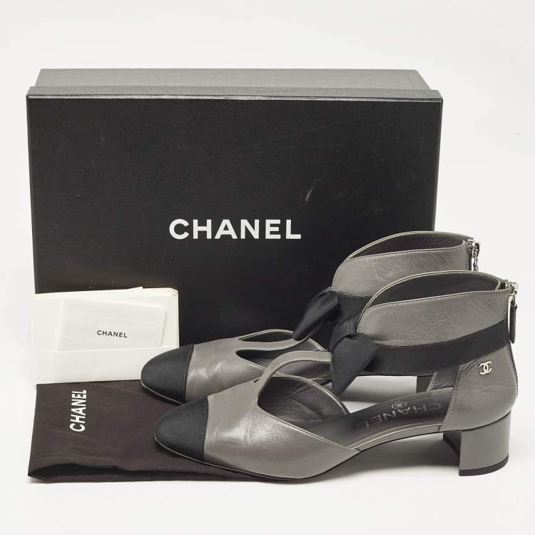 Pre Owned Chanel Grey/Black Canvas and Leather CC Bow Cut Out Ankle Boots Size 38