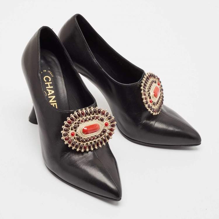 Pre Owned Chanel Black Leather Embellished Pumps Size 37