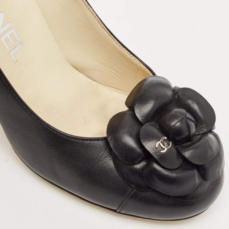 Pre Owned Chanel Black Leather CC Camelia Cap Toe Pumps Size 35