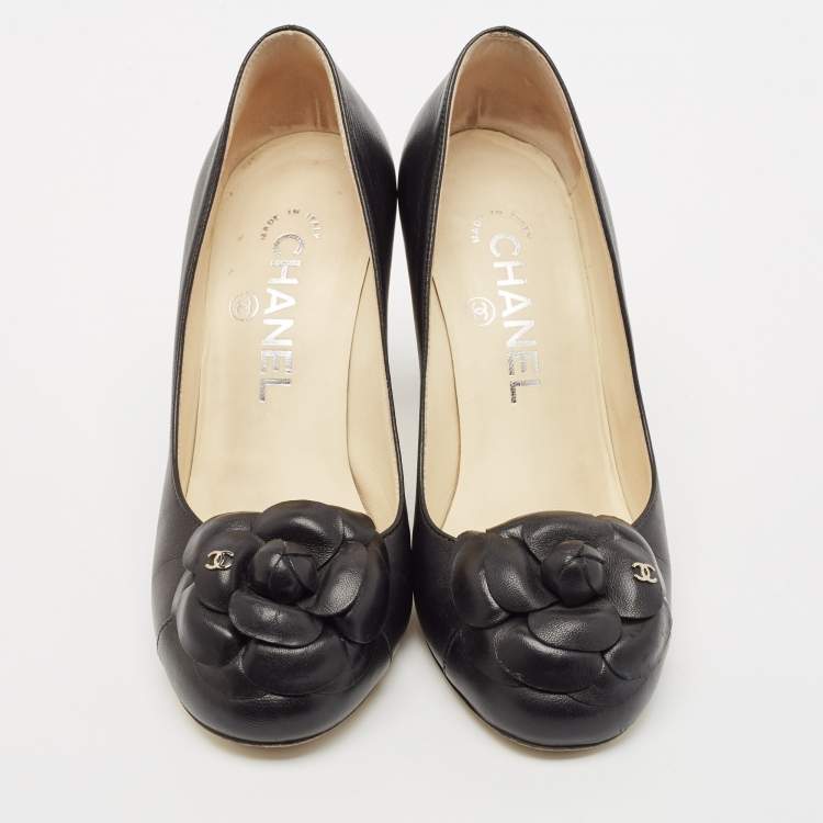 Pre Owned Chanel Black Leather CC Camelia Cap Toe Pumps Size 35