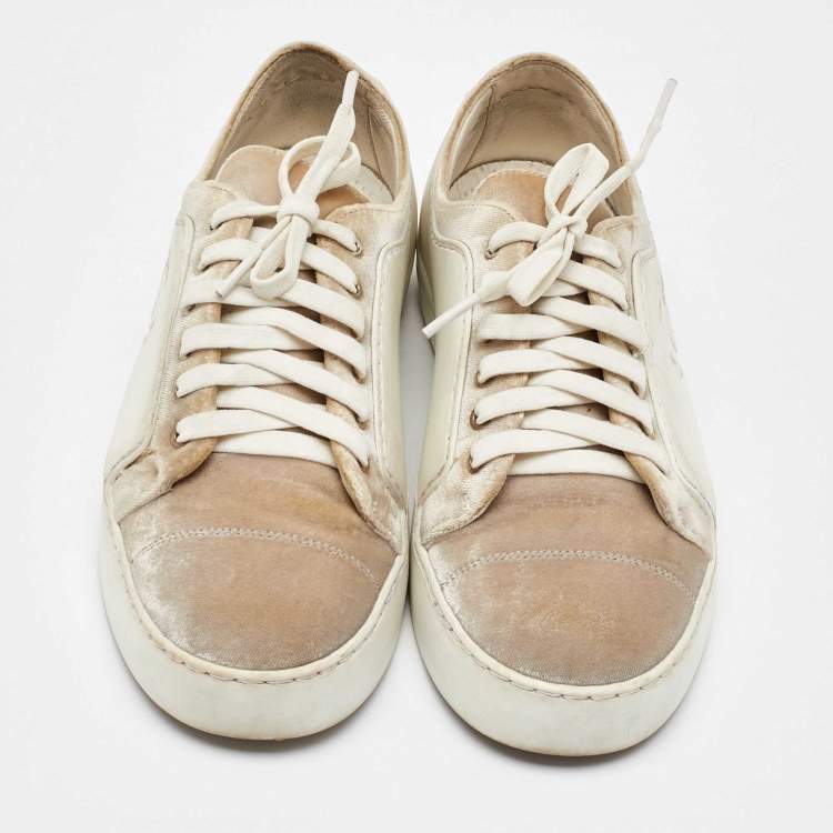 Pre Owned Chanel White/Cream Rubber and Velvet CC Low Top Sneakers Size 36