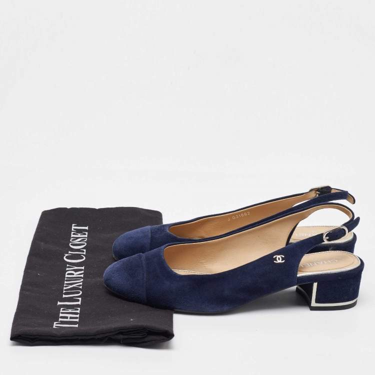 Pre Owned Chanel Navy Blue Suede Cap Toe CC Slingback Pumps Size 38