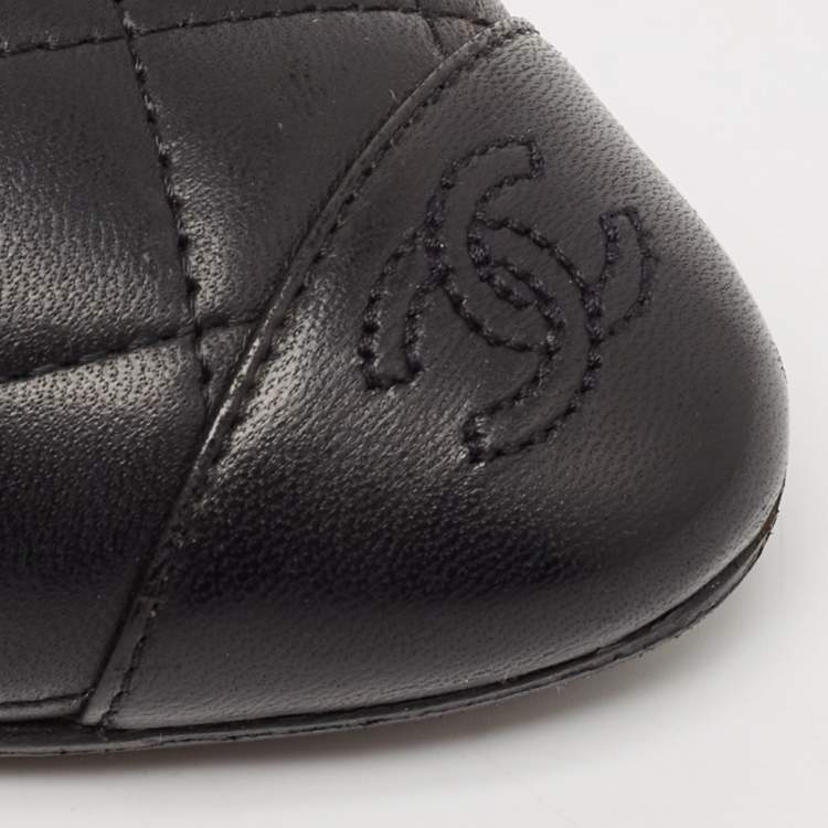 Pre Owned Chanel Black Quilted Leather CC Cap Toe Slingback Pumps Size 38.5