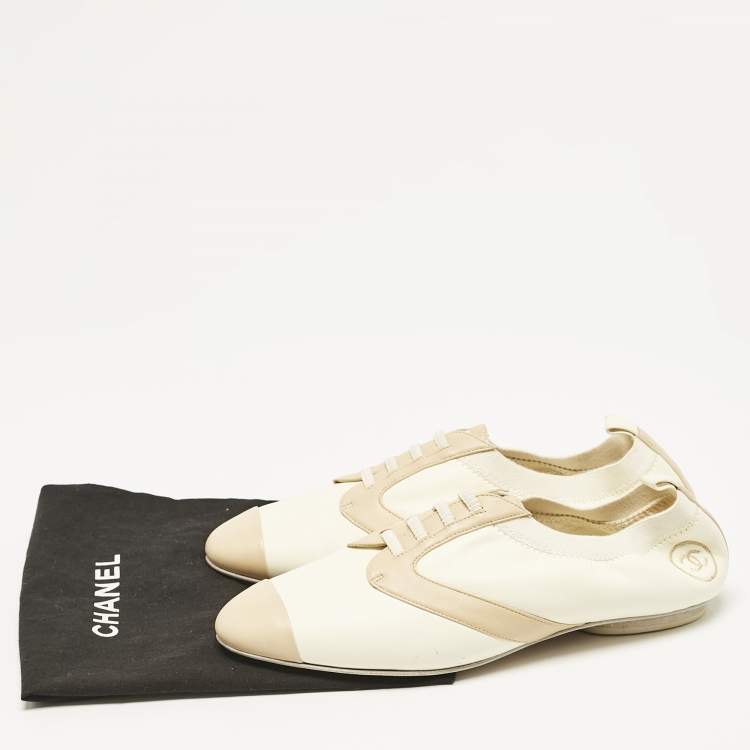 Pre Owned Chanel Cream/Beige Leather Lace Up  Loafers Size 37.5