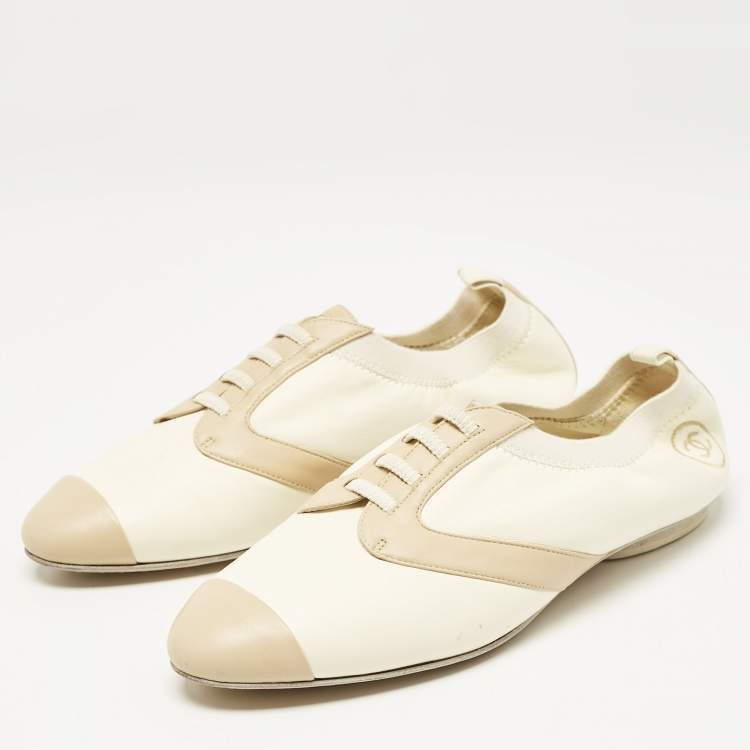Pre Owned Chanel Cream/Beige Leather Lace Up  Loafers Size 37.5