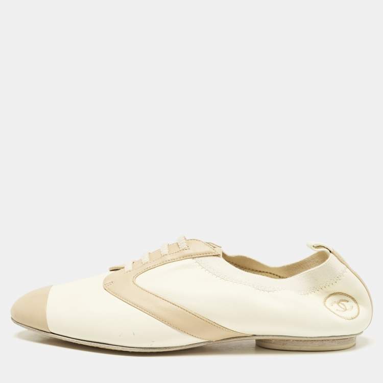 Pre Owned Chanel Cream/Beige Leather Lace Up  Loafers Size 37.5