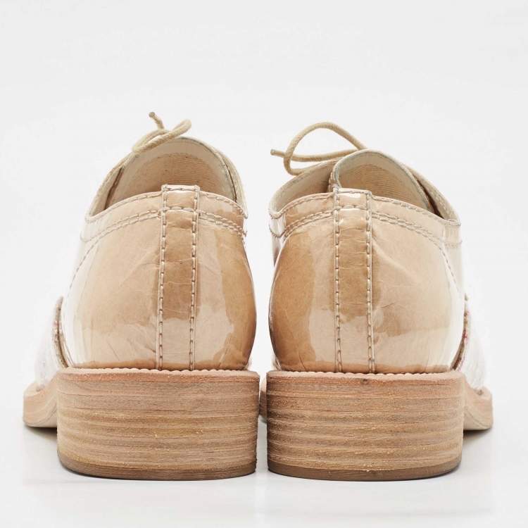 Pre Owned Chanel Beige/Cream Tweed and Patent Leather CC Lace Up Oxfords Size 39