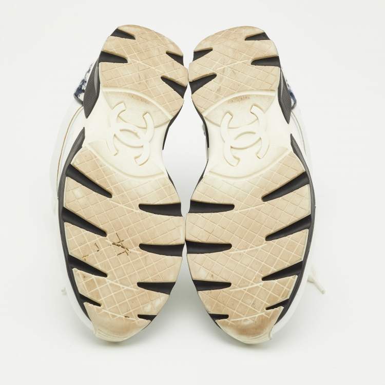 Pre Owned Chanel Black/ White Leather CC Logo Lace Up Sneakers Size 38