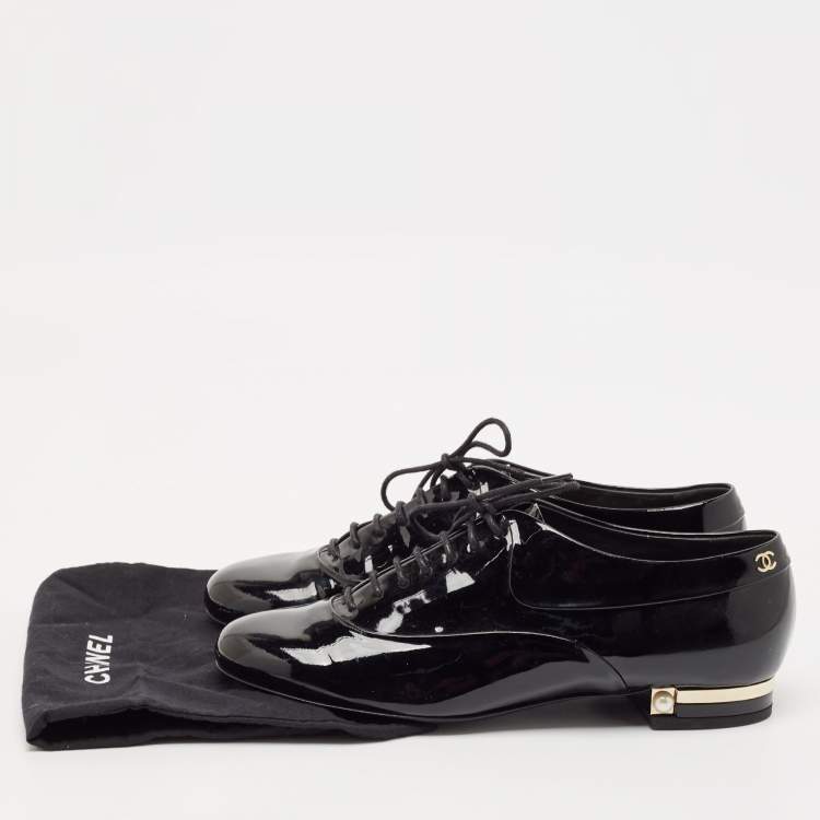 Pre Owned Chanel Black Patent Leather CC Lace Up Oxfords Size 38.5