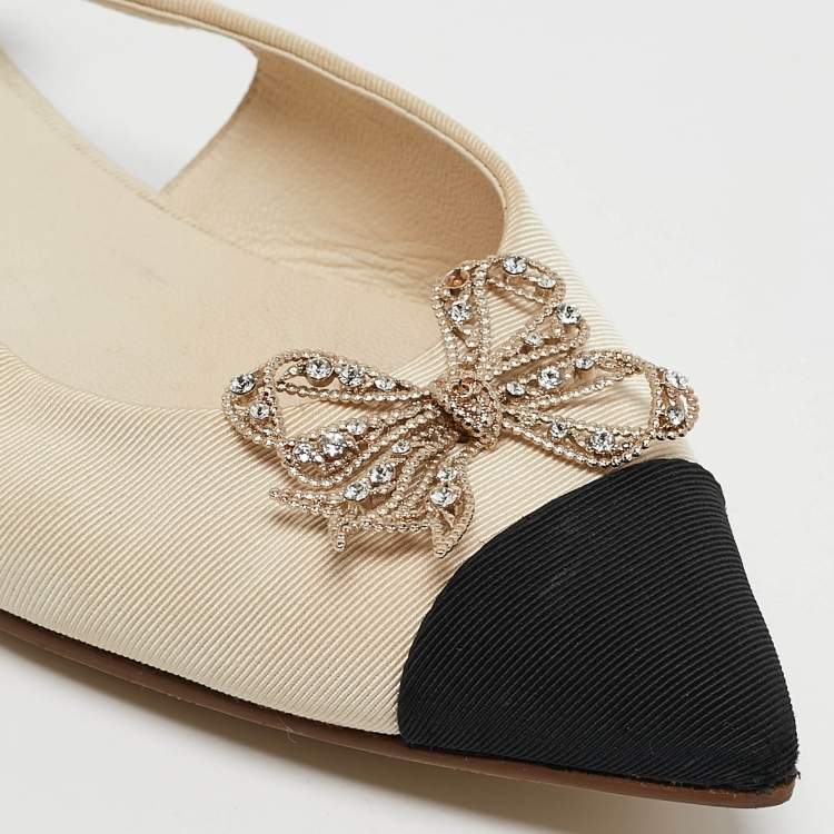 Pre Owned Chanel Beige/Black Canvas Cap Toe Slingback Flat Sandals Size 35.5