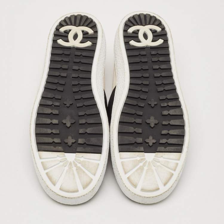 Pre Owned Chanel Black/White Tweed And Suede Slip On Sneakers Size 39