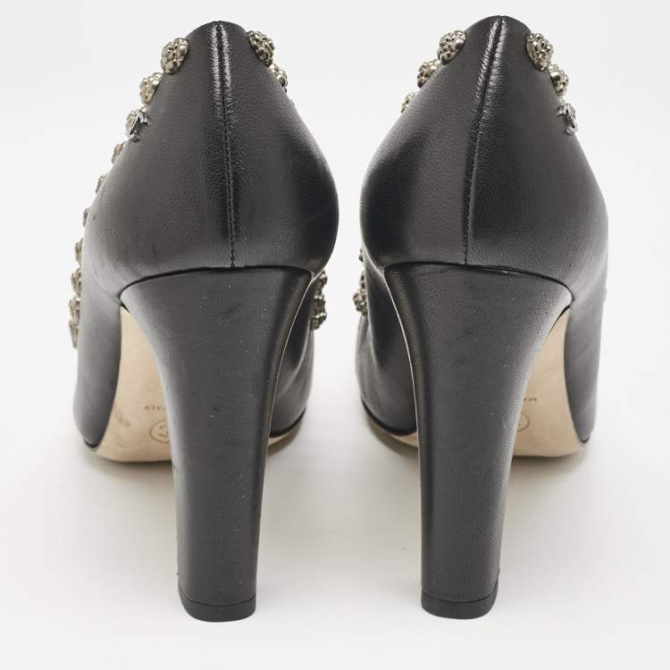 Pre Owned Chanel Black Leather CC Camelia Stud Cap Toe Pumps Size 38