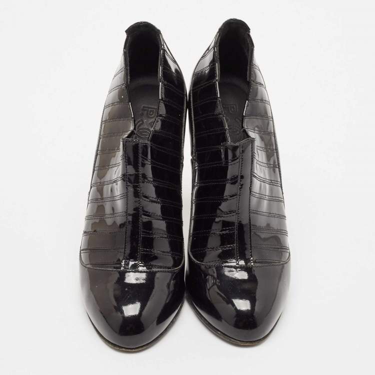 Pre Owned Chanel Black Patent Leather New York Ribbed Ankle Booties Size 37