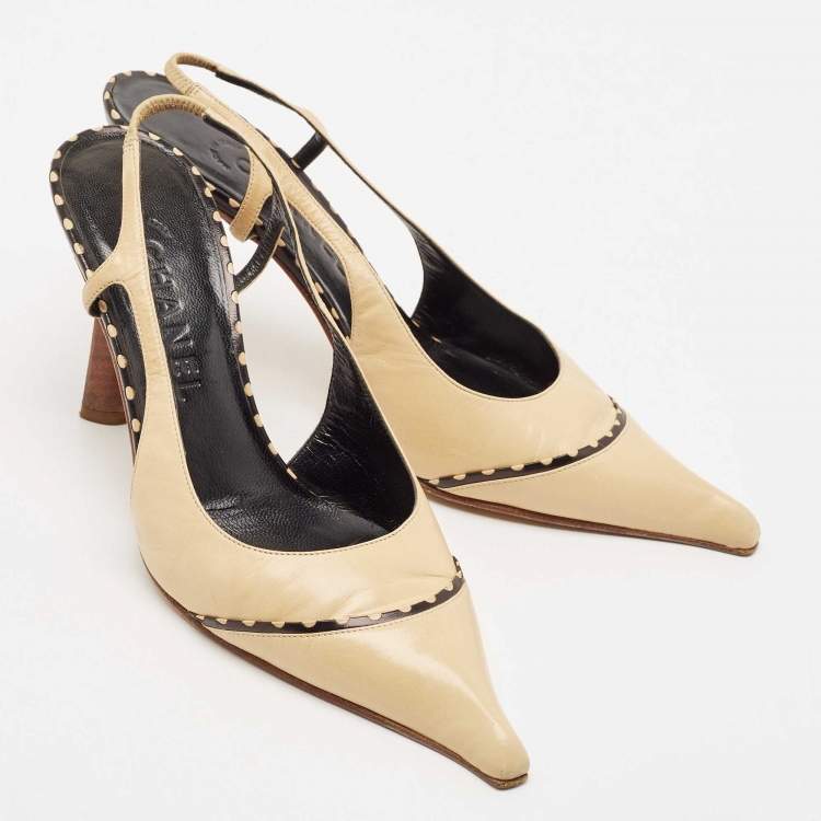 Pre Owned Chanel Beige/Black Leather Slingback Pumps Size 38.5