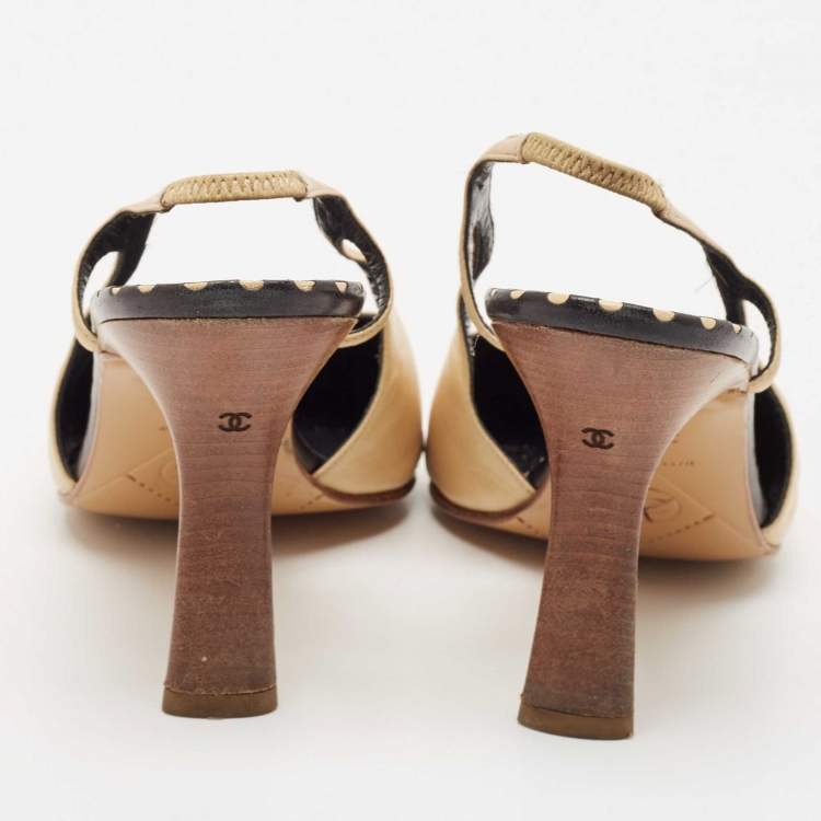 Pre Owned Chanel Beige/Black Leather Slingback Pumps Size 38.5