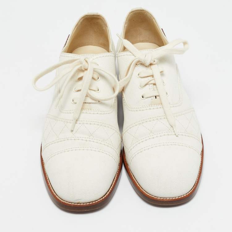 Pre Owned Chanel White Canvas Lace Up Oxfords Size 40