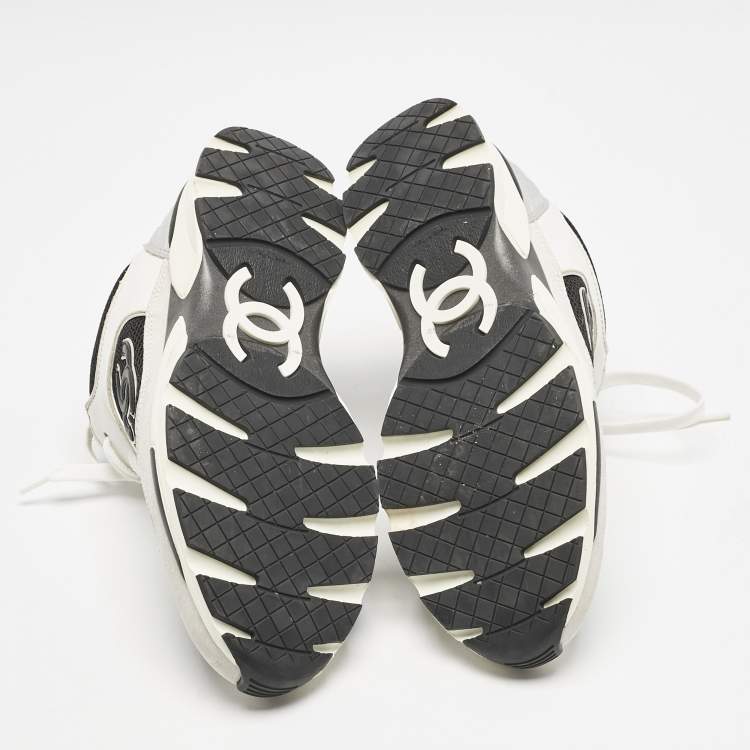 Pre Owned Chanel Black/White Leather and Mesh CC Interlocking Logo Low Top Sneakers Size 37.5