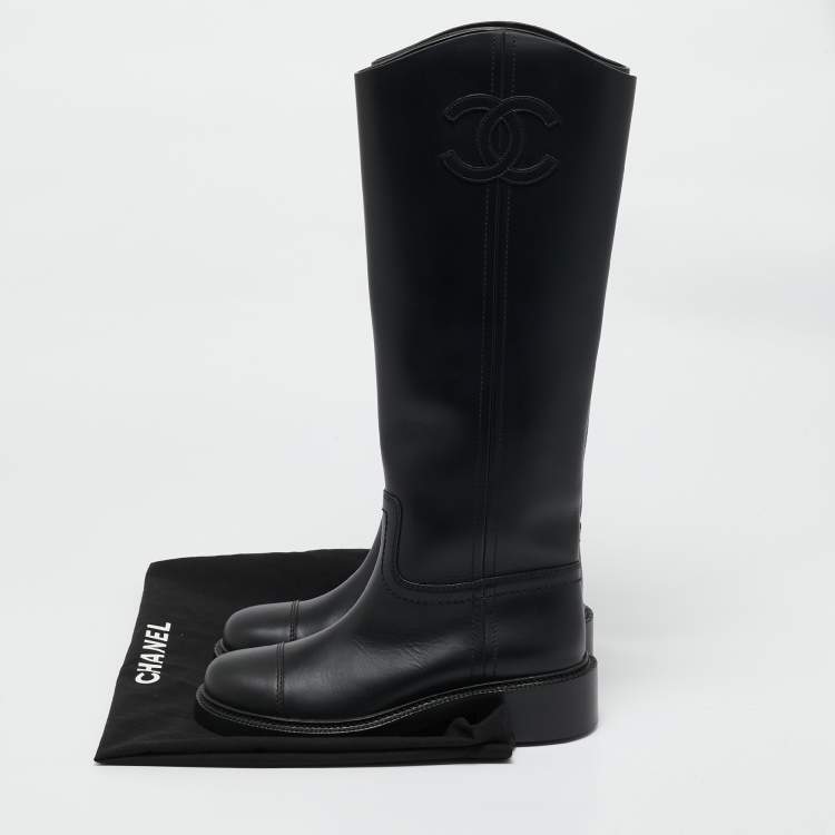 مملوكة مسبقًا Chanel Black Calf Leather Knee Length Boots Size 38.5