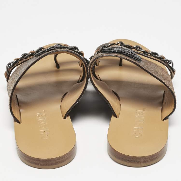 Pre Owned Chanel Brown Textured Leather Chain Link CC Toe Ring Slides Size 36