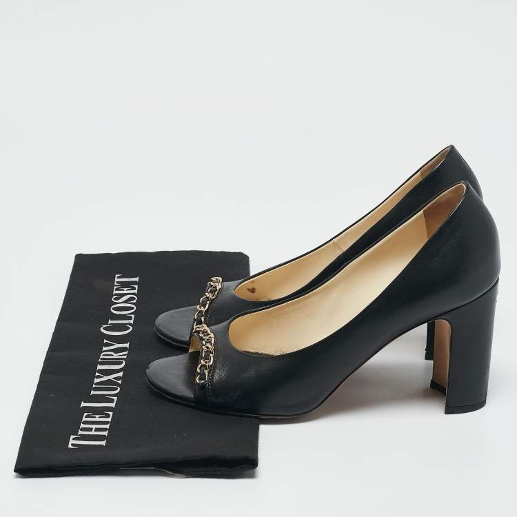 مملوكة مسبقًا Chanel Black Leather Chain Trim Peep Toe Block Heel  Pumps Size 37 
