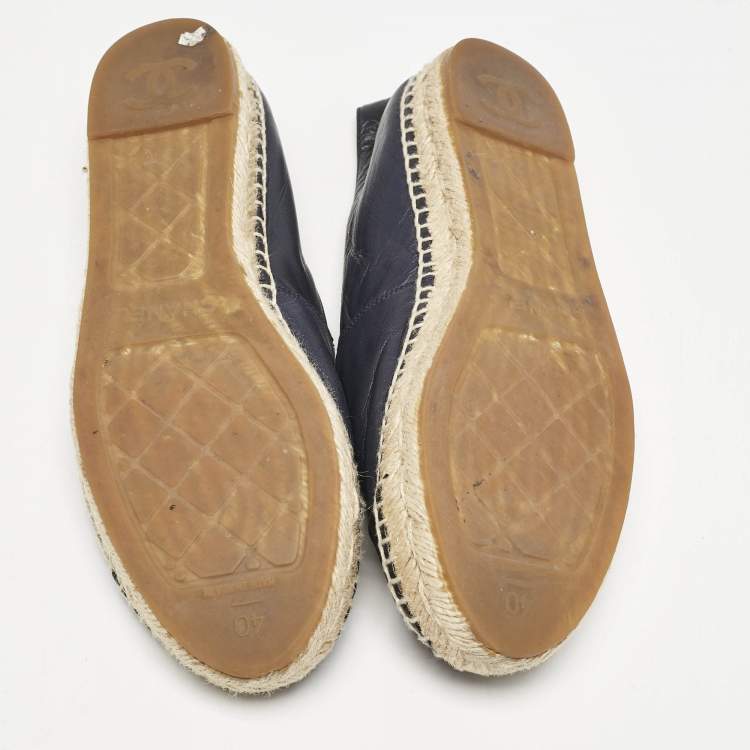 Pre Owned Chanel Black/Navy Blue Leather CC Cap Toe Espadrille Flats Size 40