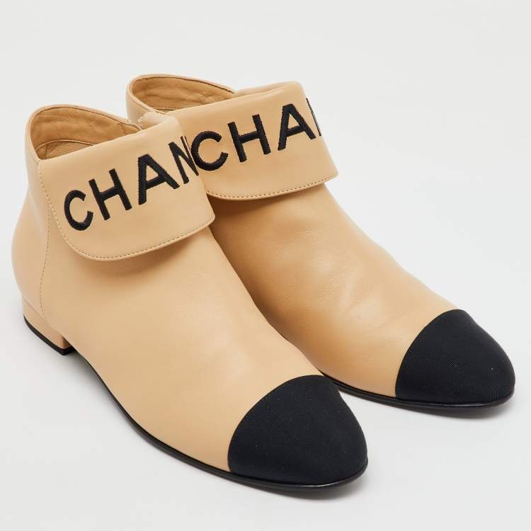 Pre Owned Chanel Beige/Black Leather Logo Ankle Length Boots Size 37