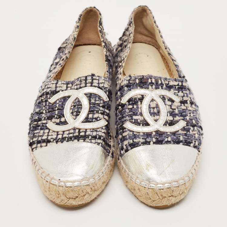 Pre Owned Chanel Silver/Blue Leather And Tweed CC Cap Toe Espadrille Flats Size 38