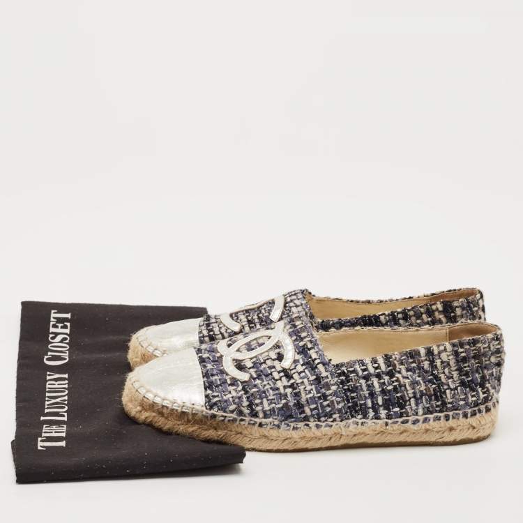 Pre Owned Chanel Silver/Blue Leather And Tweed CC Cap Toe Espadrille Flats Size 38