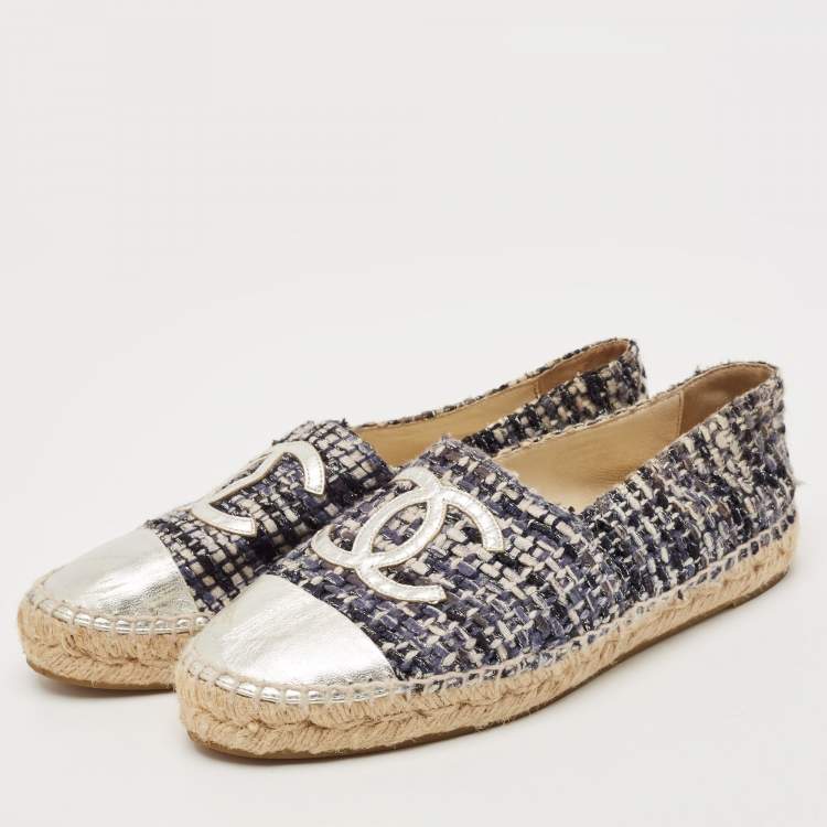 Pre Owned Chanel Silver/Blue Leather And Tweed CC Cap Toe Espadrille Flats Size 38